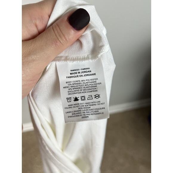 Nike SS Graphic Runaway White Shirt Mesh Sleeves Size Large Stretch Logo Women’s - Picture 5 of 6
